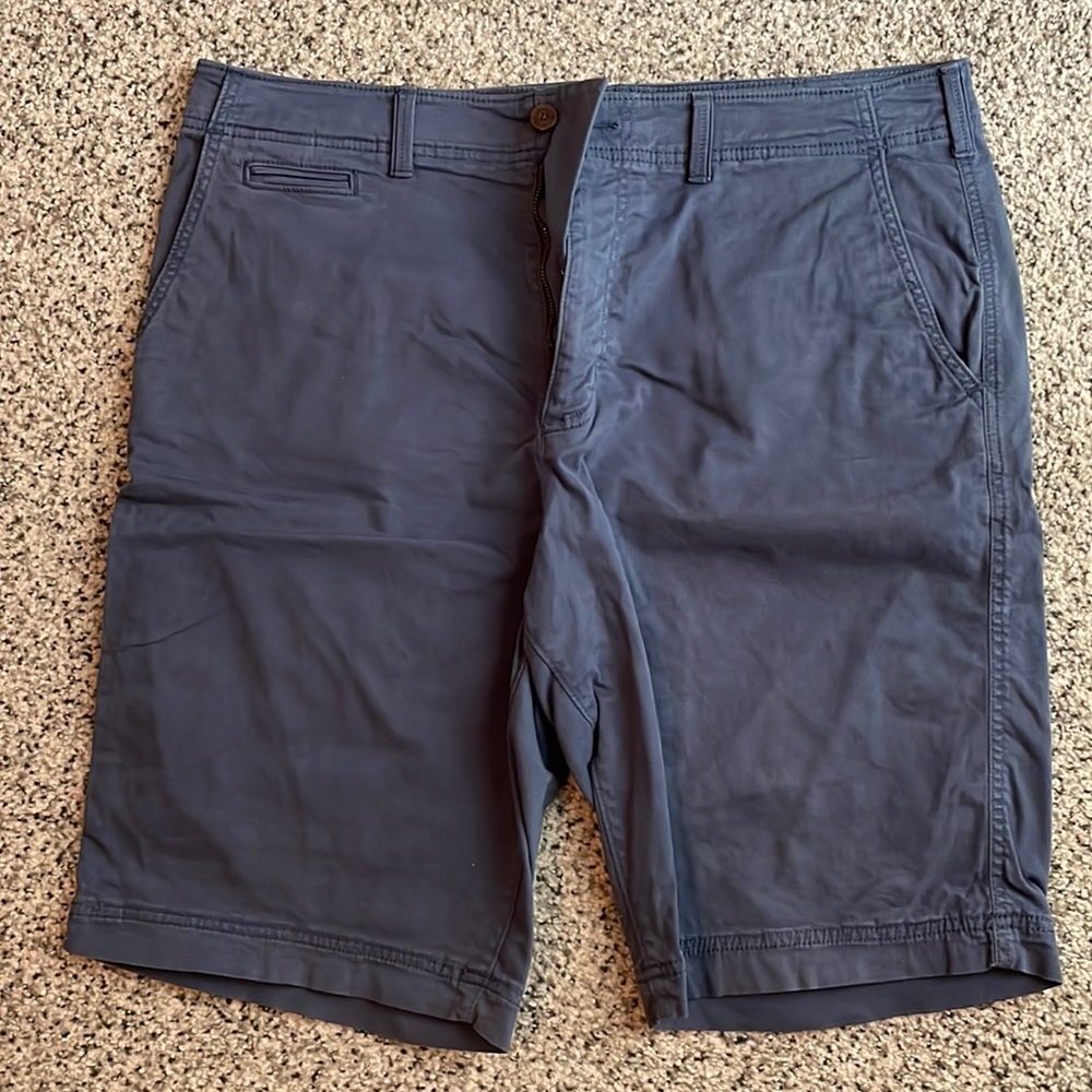 AE Longe Length Shorts Size 36.